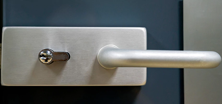 Change Patio Door Locks in Bonadelle Ranchos-Madera Ranchos, California